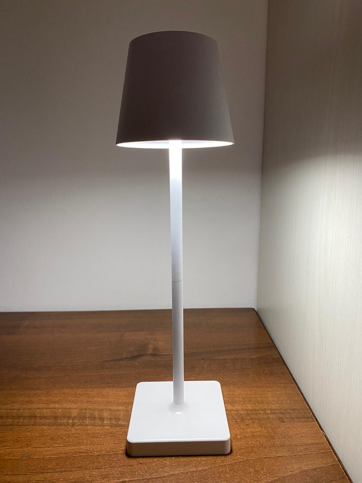 Lampada da tavolo a LED Touch ricaricabile