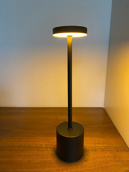 Lampada a LED ricaricabile moderna