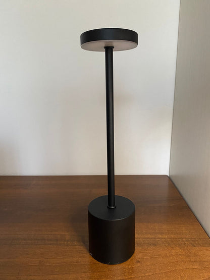 Lampada a LED ricaricabile moderna